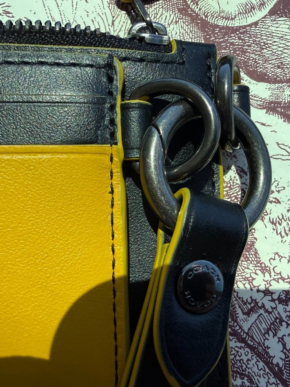 COACH Sling Trio Wristlet/Card Case in Colorblock-Black Leather Interior Lining - Picture 8 of 9